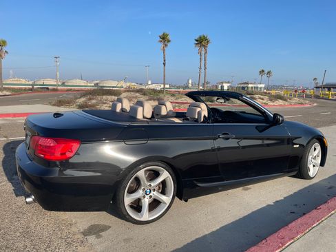 Used 2012 BMW 335i Convertible image 5