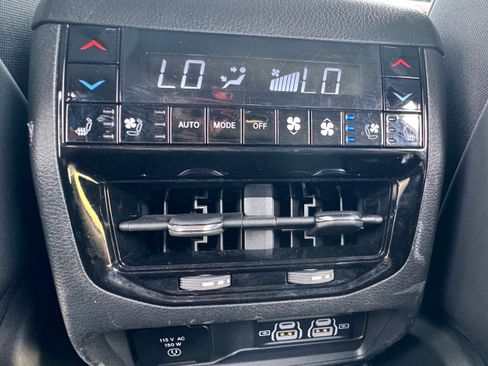 Used 2024 Jeep Grand Cherokee L Summit AWD/4WD image 17
