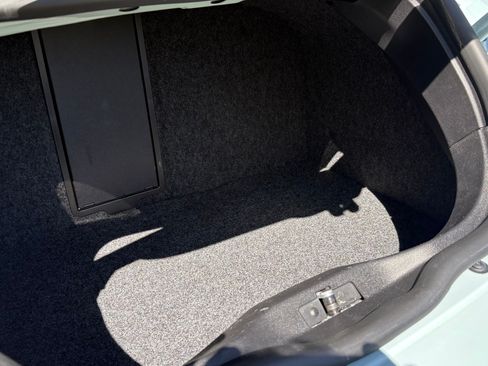 Used 2010 Volkswagen Beetle Final Edition image 24