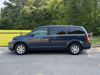 Used 2008 Chrysler Town & Country Touring w/ Entertainment Group #2 FWD video 1