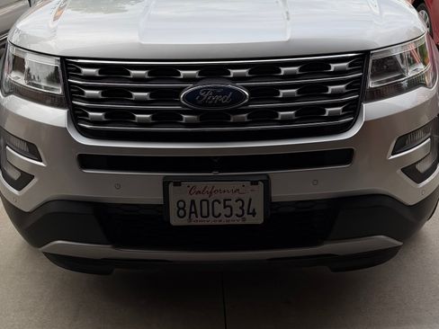 Used 2017 Ford Explorer Limited FWD image 2