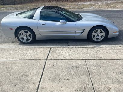 Used 1999 Chevrolet Corvette Coupe w/ Roof Pkg
