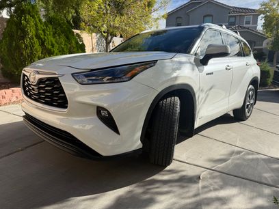 Used 2021 Toyota Highlander XLE