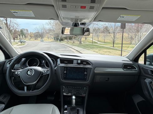 Used 2018 Volkswagen Tiguan SEL image 12