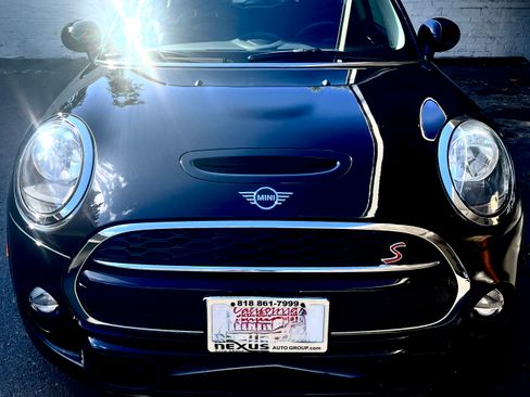 Used 2019 MINI Cooper S w/ Signature Upholstery Package image 1