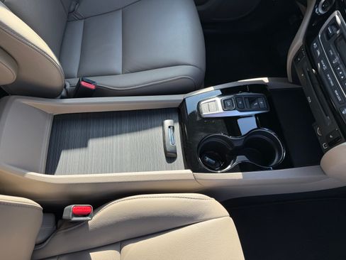 Used 2019 Honda Pilot Touring image 14