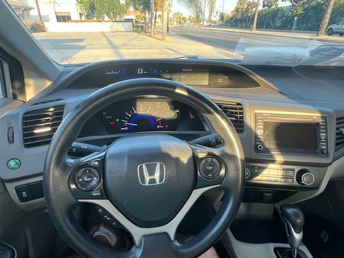 Used 2012 Honda Civic Natural Gas image 4