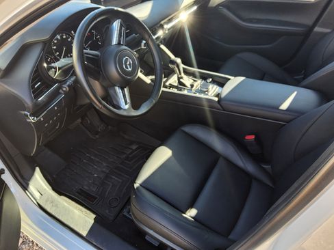 Used 2022 MAZDA MAZDA3 s image 8
