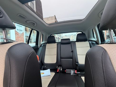 Used 2017 Volkswagen Tiguan Wolfsburg Edition AWD/4WD image 9