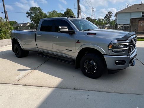 Used 2020 RAM 3500 Laramie AWD/4WD image 2