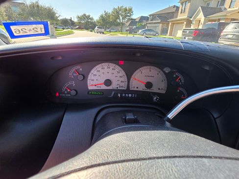 Used 2001 Ford F150 Harley-Davidson image 25