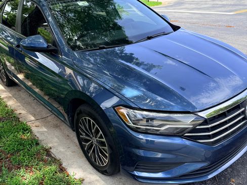 Used 2020 Volkswagen Jetta SE FWD image 1