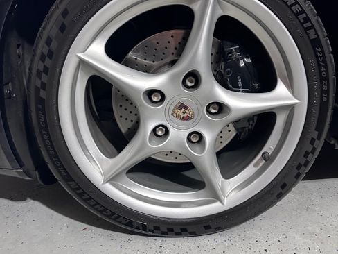 Used 2003 Porsche 911 Carrera image 2