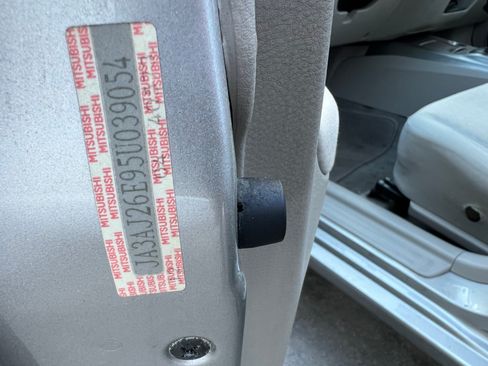 Used 2005 Mitsubishi Lancer ES image 16