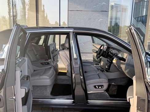 Used 2018 Rolls-Royce Phantom Sedan RWD image 30