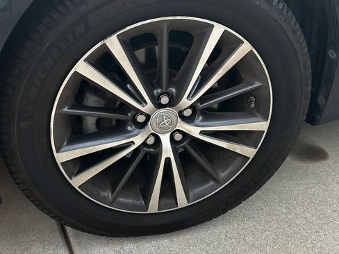 Used 2017 Toyota Corolla LE image 6