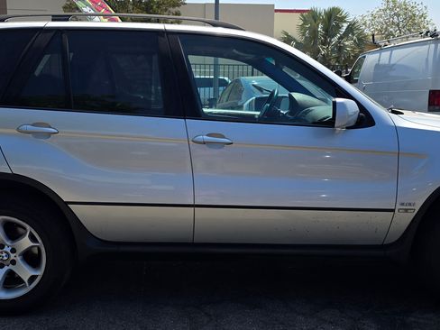 Used 2004 BMW X5 3.0i image 8