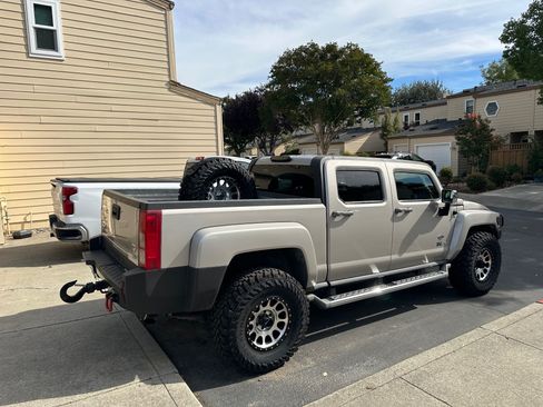 Used 2009 HUMMER H3T Alpha image 32