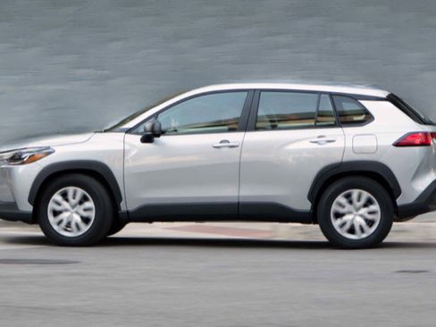 Used 2022 Toyota Corolla Cross L image 5