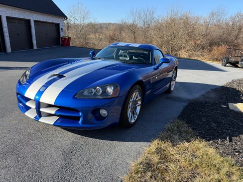Used 2006 Dodge Viper SRT-10 image 1