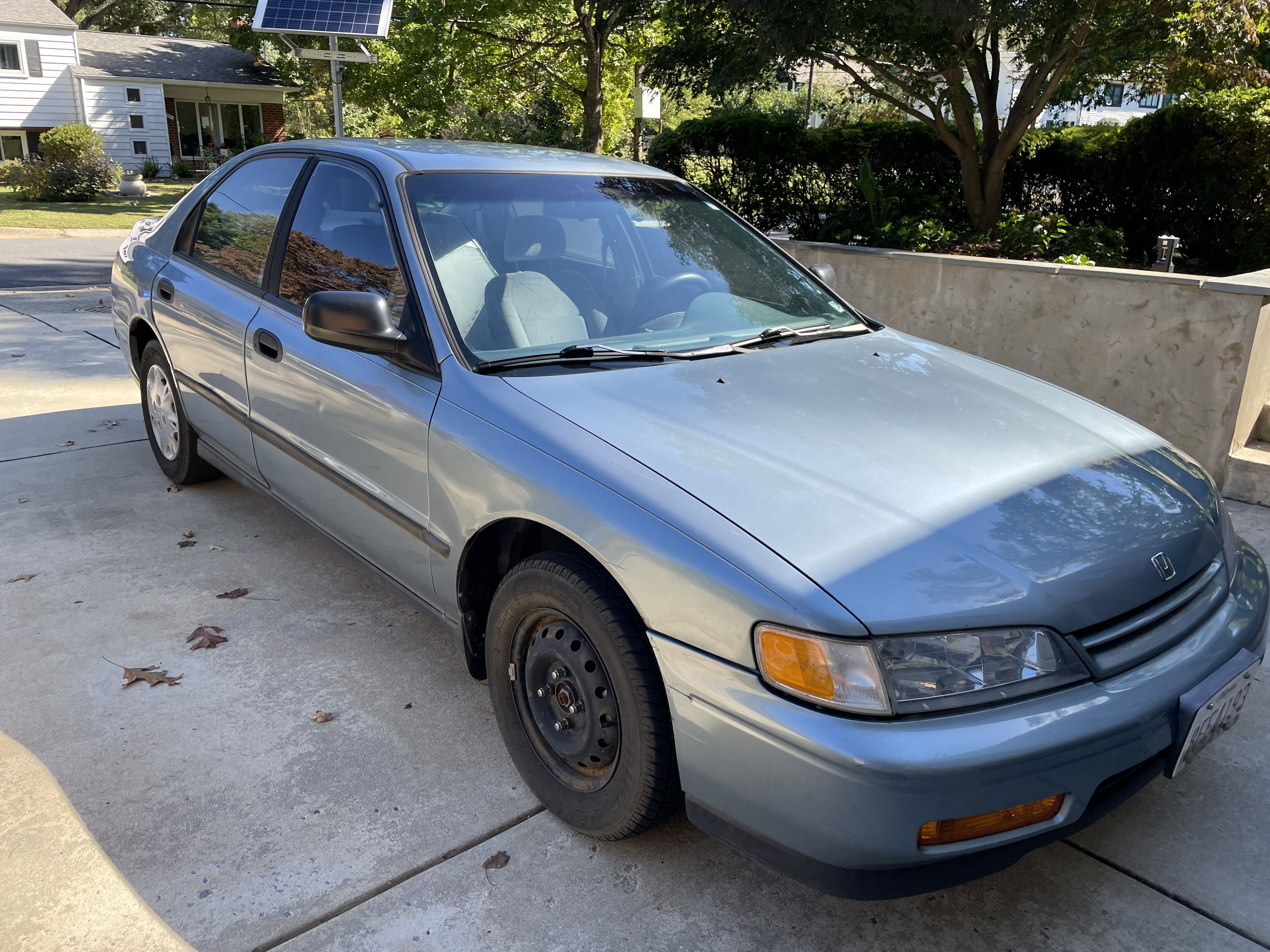 Used 1995 Honda Accord DX image 2