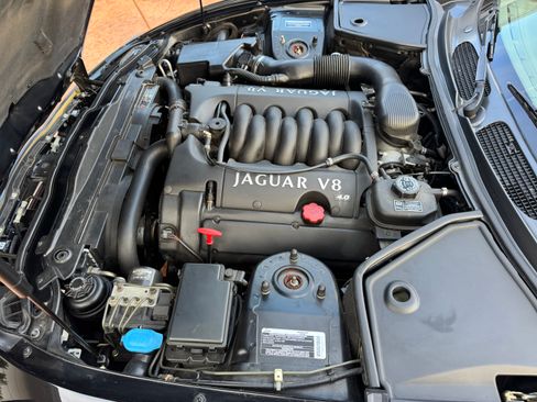 Used 2000 Jaguar XK8 Coupe RWD image 10