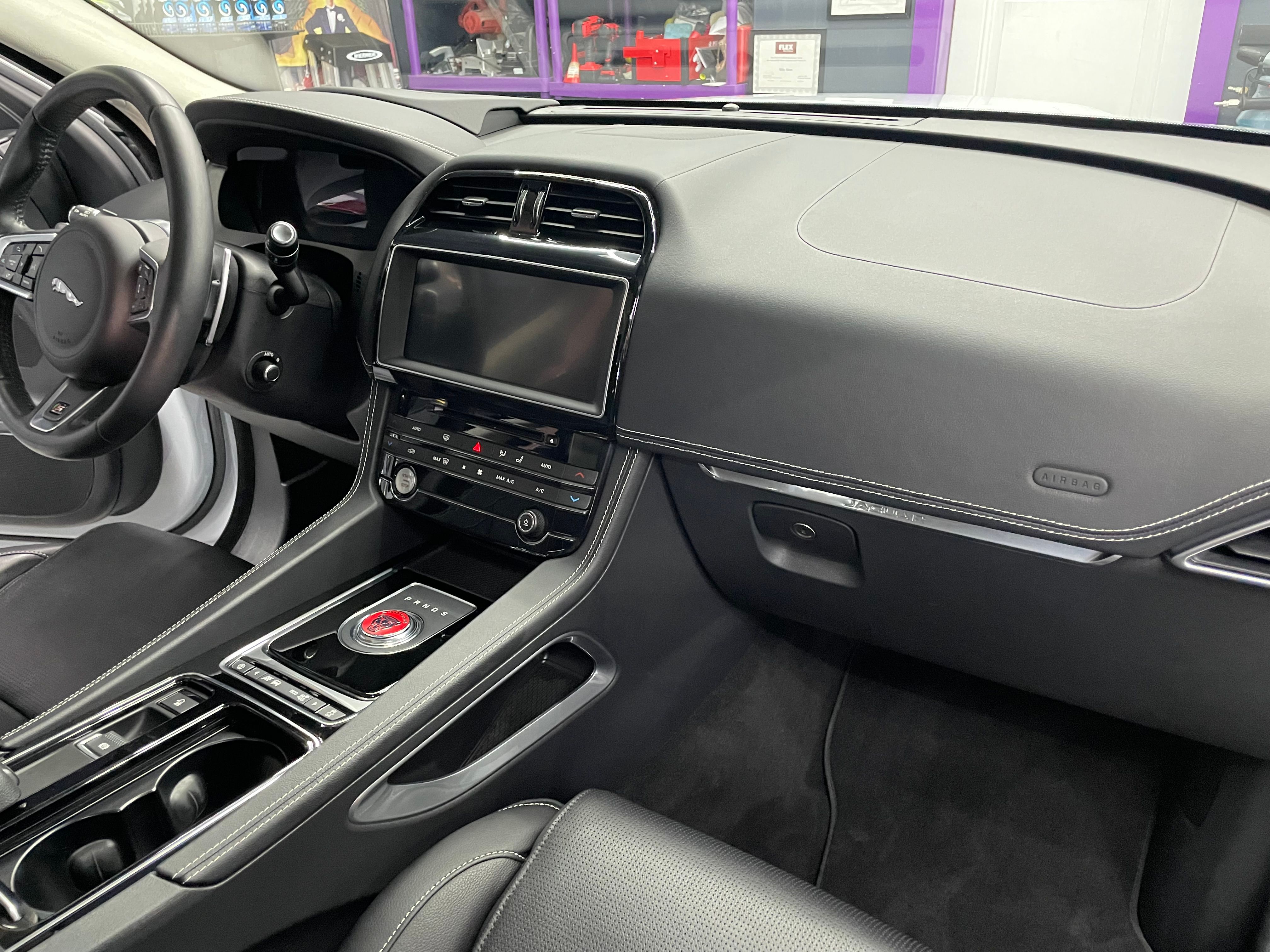 Used 2019 Jaguar F-PACE S AWD/4WD image 14