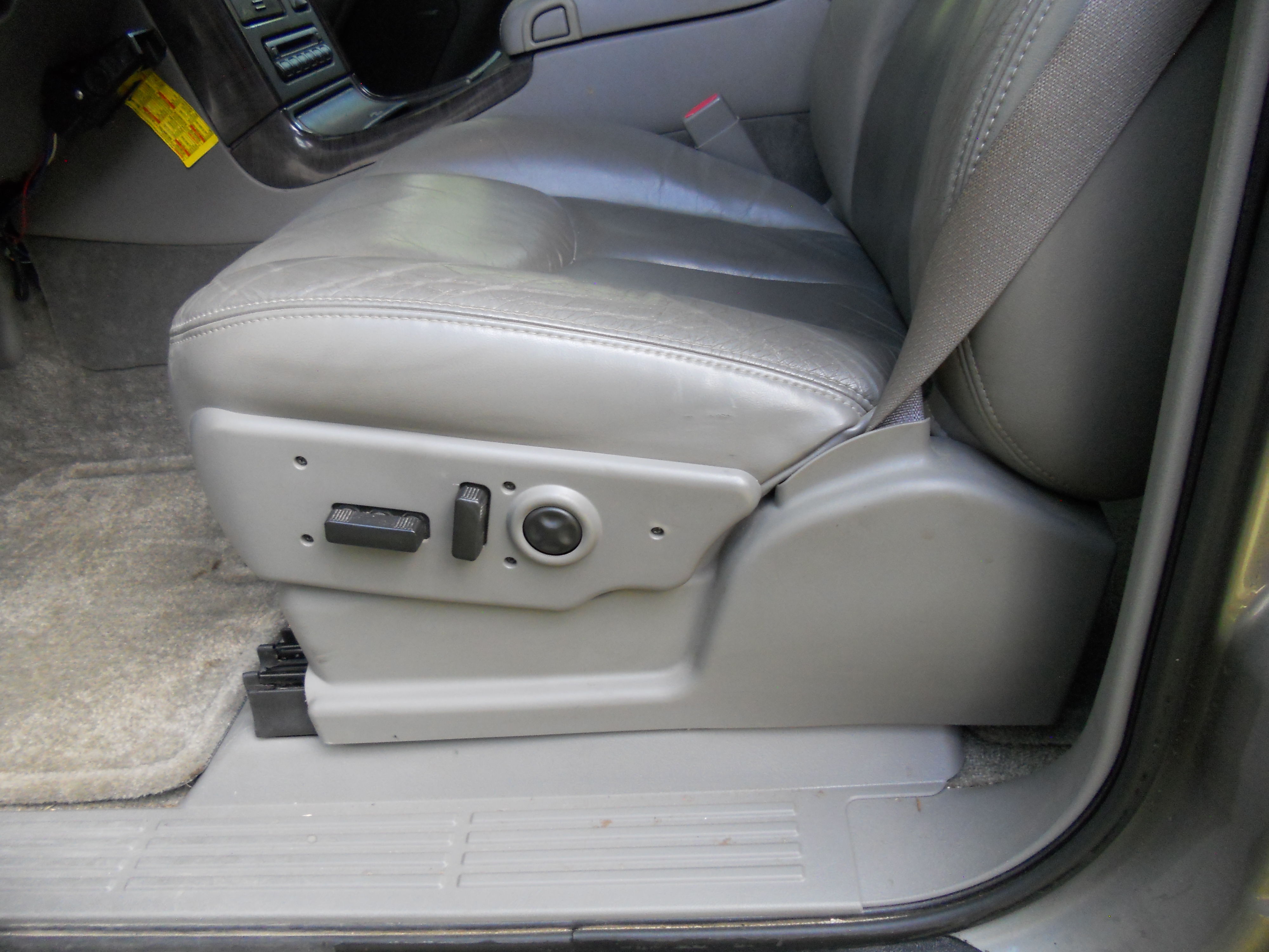 Used 2003 GMC Yukon Denali AWD/4WD image 13