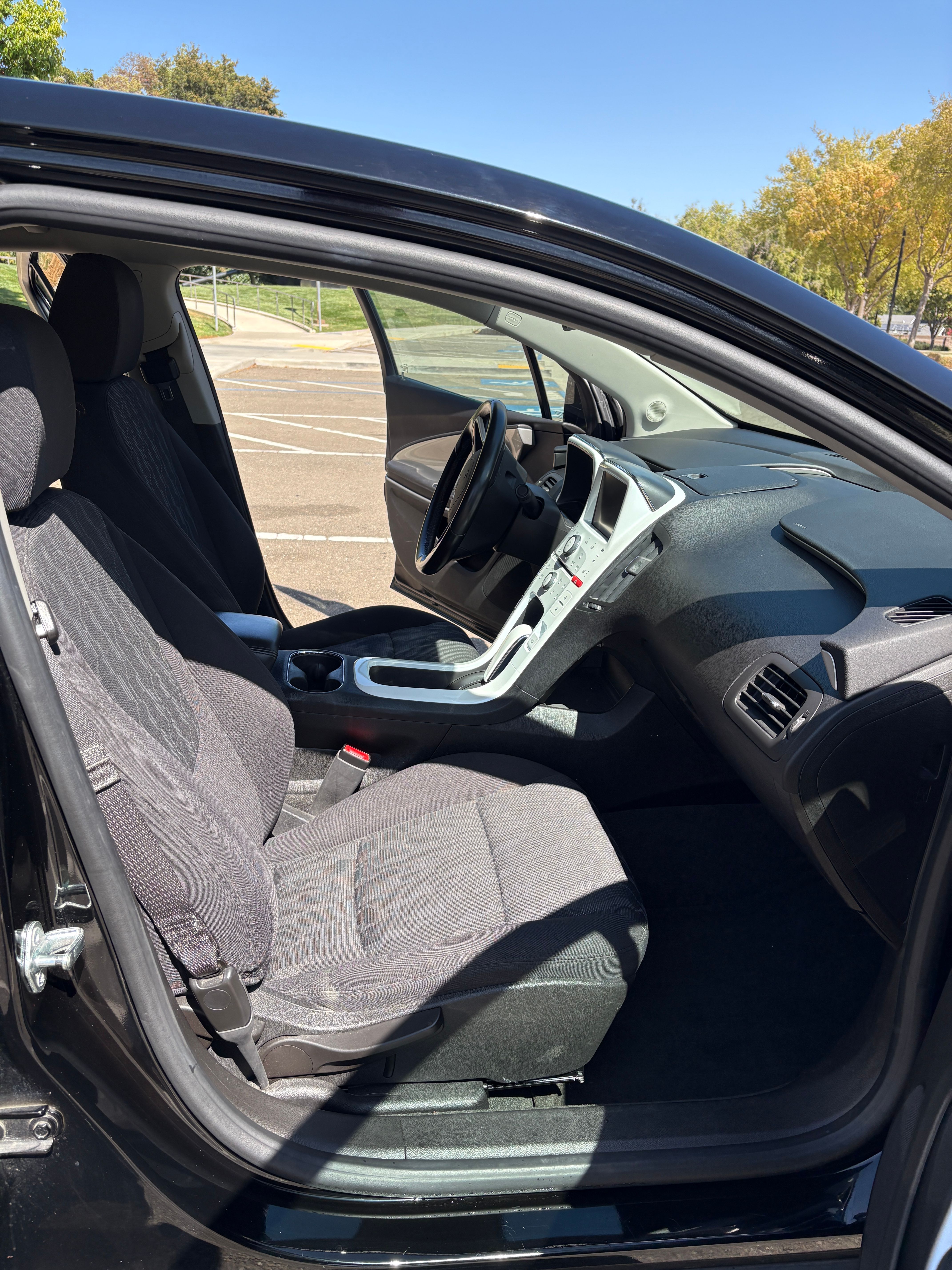 Used 2013 Chevrolet Volt w/ Enhanced Safety Package 1 FWD image 12