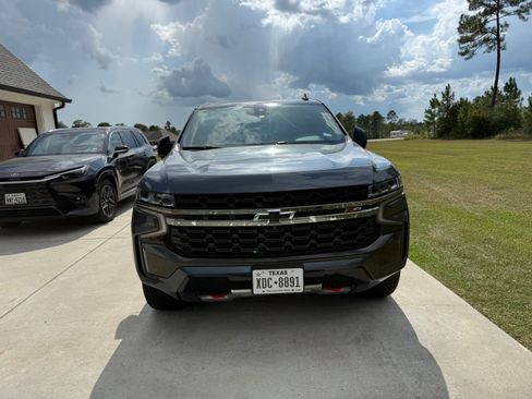 Used 2021 Chevrolet Suburban Z71 w/ Z71 Off-Road Package AWD/4WD image 4