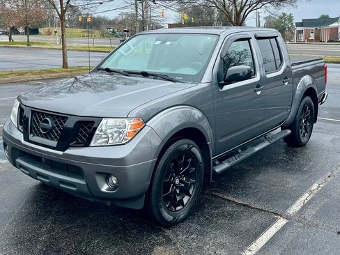 Used 2021 Nissan Frontier SV w/ Midnight Edition Floor Mats image 1