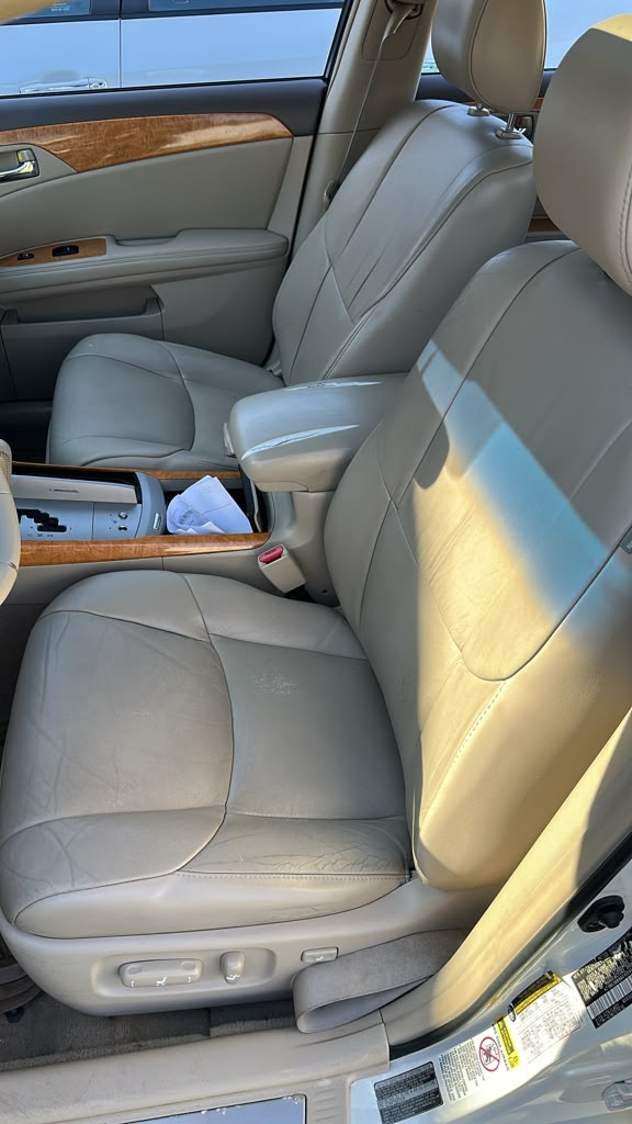 Used 2006 Toyota Avalon XLS FWD image 4