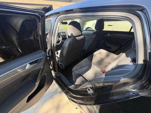 Used 2019 Volkswagen e-Golf SE w/ Driver Assistance Package FWD image 5