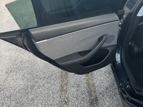 Used 2025 Tesla Model 3 Long Range RWD image 27