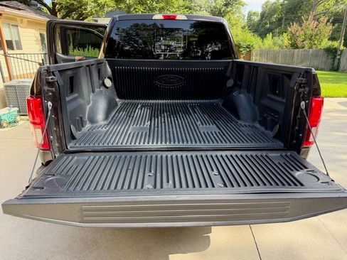 Used 2020 Ford F150 Lariat RWD image 14