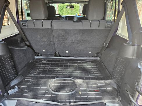 Used 2018 Jeep Wrangler Unlimited Sport S image 10