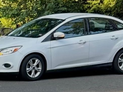 Used 2014 Ford Focus SE image 1