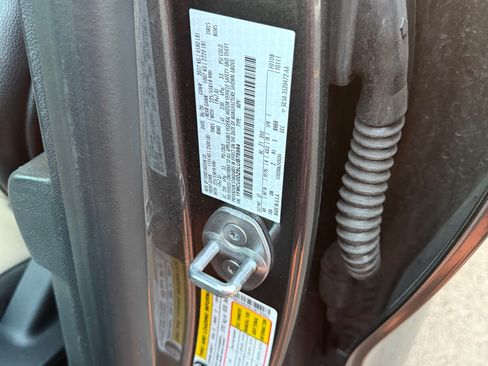 Used 2020 Ford Escape Titanium w/ Titanium Premium Package 2.0 image 9