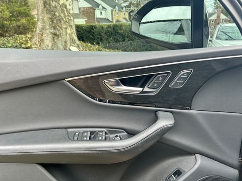 Used 2021 Audi Q7 3.0T Premium Plus image 10