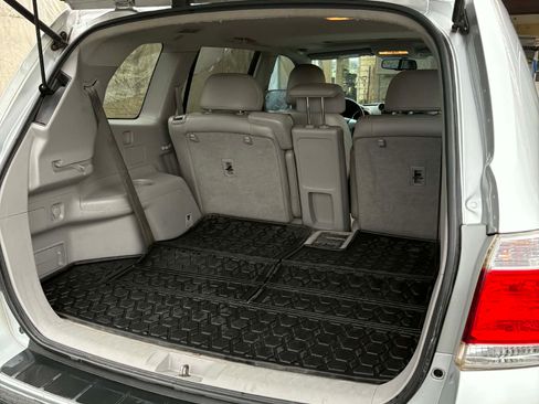 Used 2012 Toyota Highlander SE w/ Tow Pkg image 14