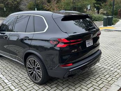 Used 2025 BMW X5 xDrive40i w/ Parking Assistance Package image 9