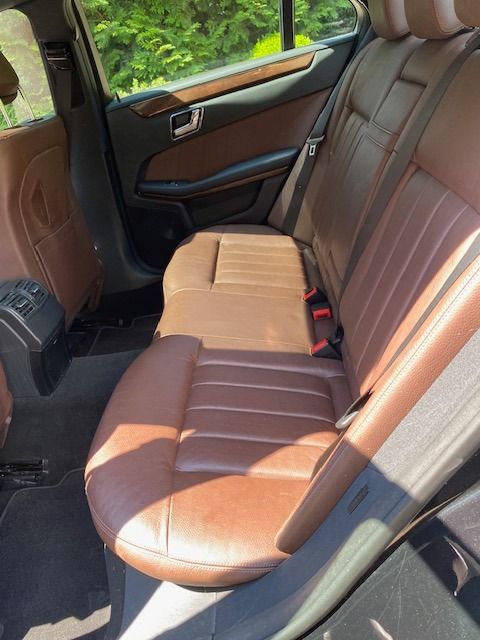 Used 2010 Mercedes-Benz E 550 4MATIC Sedan image 17