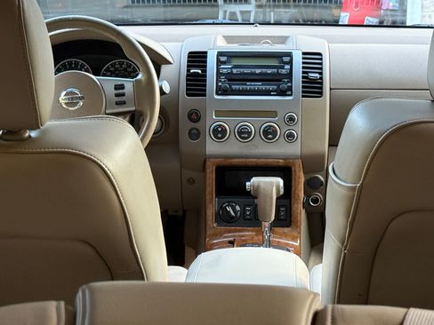 Used 2006 Nissan Pathfinder LE image 21