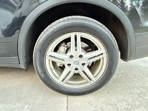 Used 2015 Porsche Cayenne S image 11