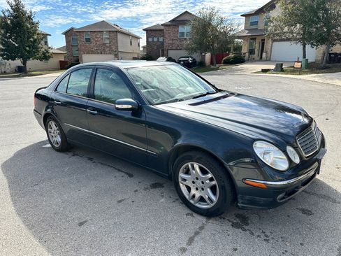 Used 2006 Mercedes-Benz E 350 E 350 Sedan 4D image 2