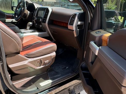 Used 2018 Ford F150 King Ranch w/ Equipment Group 601A Luxury AWD/4WD image 17