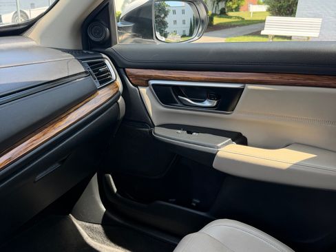 Used 2020 Honda CR-V Touring image 5