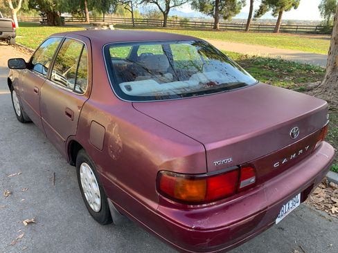 Used 1996 Toyota Camry LE image 2