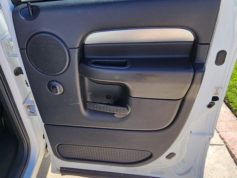 Used 2004 Dodge Ram 3500 Truck SLT w/ Sport Appearance Group image 17