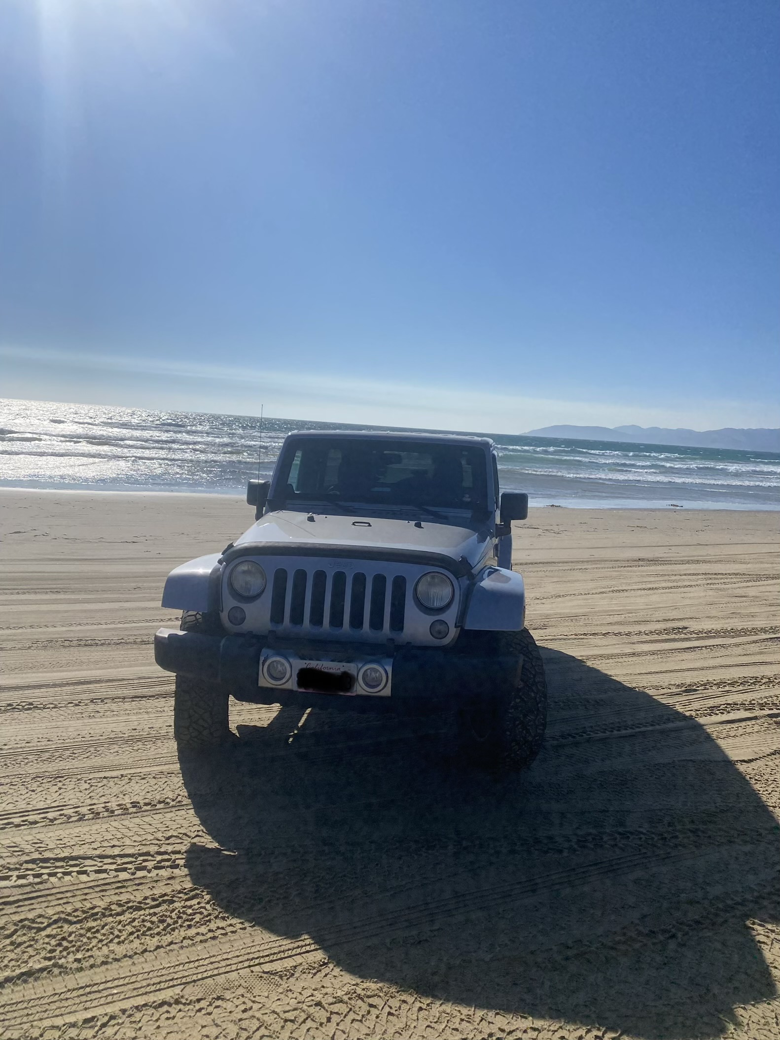 Used 2014 Jeep Wrangler Unlimited Sahara w/ Connectivity Group AWD/4WD image 2